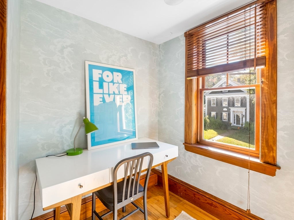 Newburyport, Massachusetts, 01950, United States, 5 Bedrooms Bedrooms, ,2 BathroomsBathrooms,Residential,Active,1986902