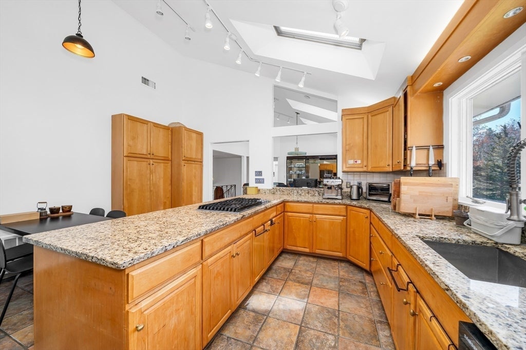 Weston, Massachusetts, 02493, United States, 5 Bedrooms Bedrooms, ,3 BathroomsBathrooms,Residential,Active,2044181