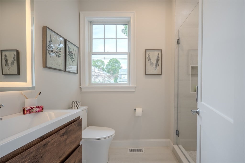 Newton, Massachusetts, 02466, United States, 5 Bedrooms Bedrooms, ,5 BathroomsBathrooms,Residential,Active,1884884