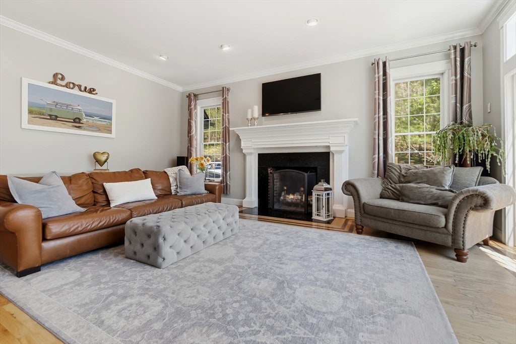 Merrimac, Massachusetts, 01860, United States, 5 Bedrooms Bedrooms, ,4 BathroomsBathrooms,Residential,Active,2044160
