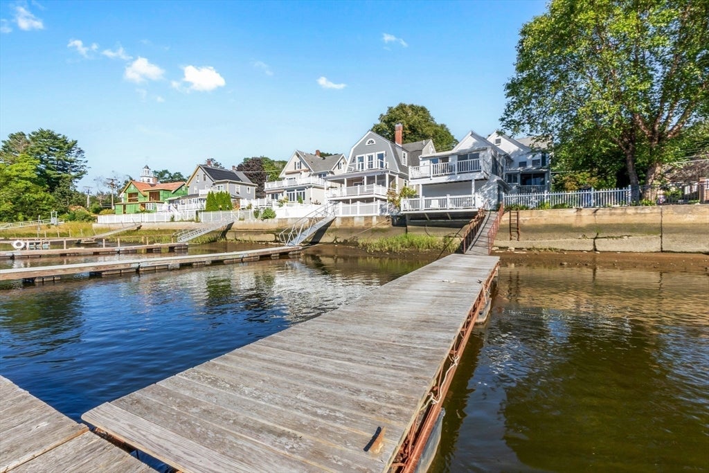 Amesbury, Massachusetts, 01913, United States, 3 Bedrooms Bedrooms, ,3 BathroomsBathrooms,Residential,Active,1929678