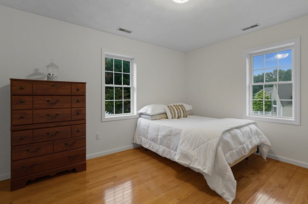 Westford, Massachusetts, 01886, United States, 4 Bedrooms Bedrooms, ,4 BathroomsBathrooms,Residential,Active,1971779