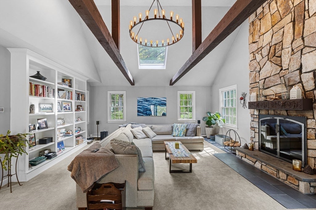 Norwell, Massachusetts, 02061, United States, 4 Bedrooms Bedrooms, ,4 BathroomsBathrooms,Residential,Active,1952760