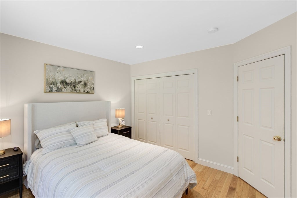 Ipswich, Massachusetts, 01938, United States, 4 Bedrooms Bedrooms, ,3 BathroomsBathrooms,Residential,Active,1922346