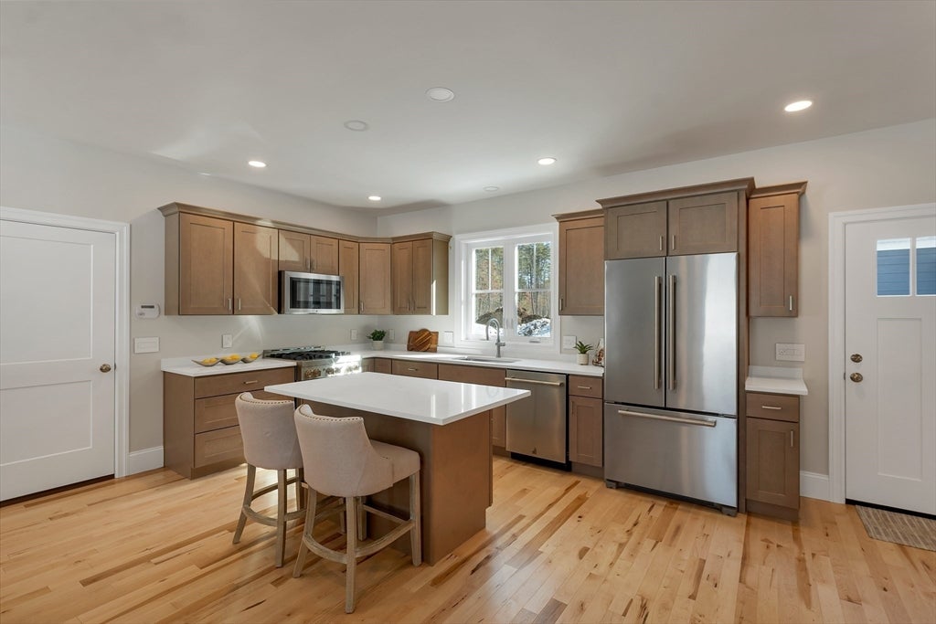 Amherst, New Hampshire, 03031, United States, 6 Bedrooms Bedrooms, ,5 BathroomsBathrooms,Residential,Active,2045750
