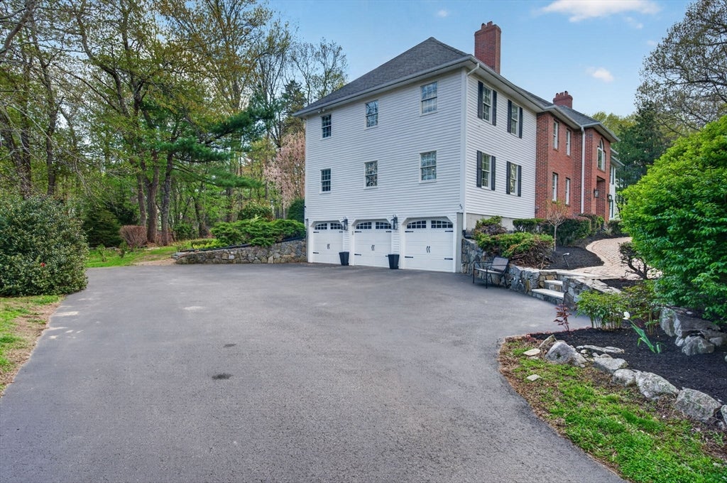 North Andover, Massachusetts, 01845, United States, 4 Bedrooms Bedrooms, ,3 BathroomsBathrooms,Residential,Active,2045698
