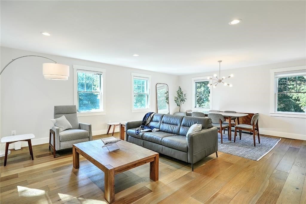 South Kingstown, Rhode Island, 02879, United States, 2 Bedrooms Bedrooms, ,3 BathroomsBathrooms,Residential,Active,2045783