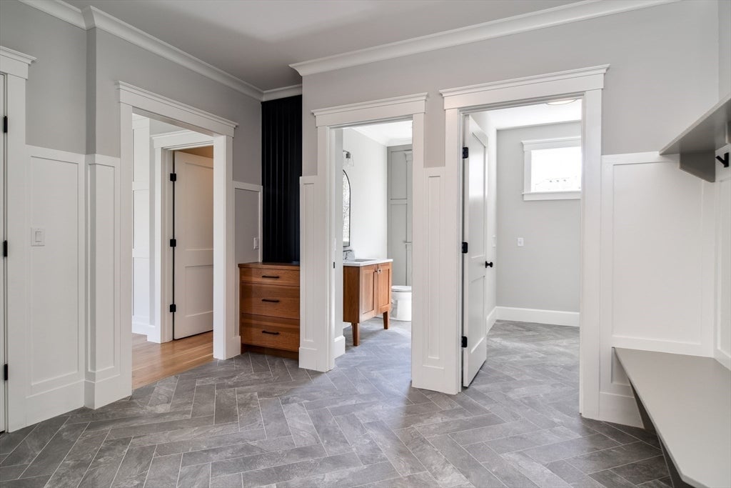 Hopkinton, Massachusetts, 01748, United States, 5 Bedrooms Bedrooms, ,6 BathroomsBathrooms,Residential,Active,1781577