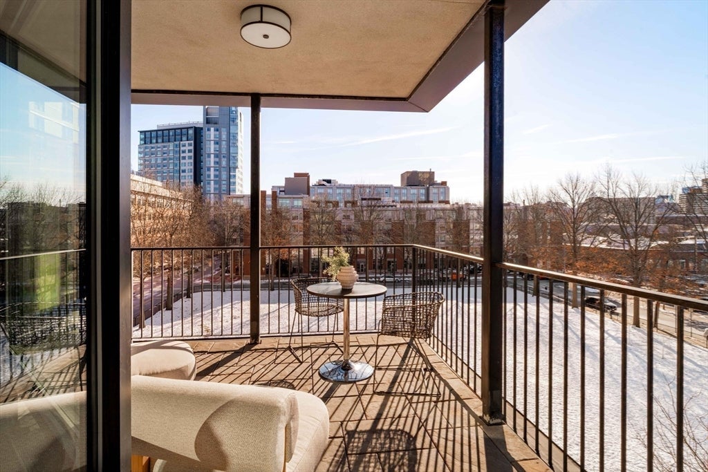 Cambridge, Massachusetts, 02139, United States, 2 Bedrooms Bedrooms, ,3 BathroomsBathrooms,Residential,Active,2013440