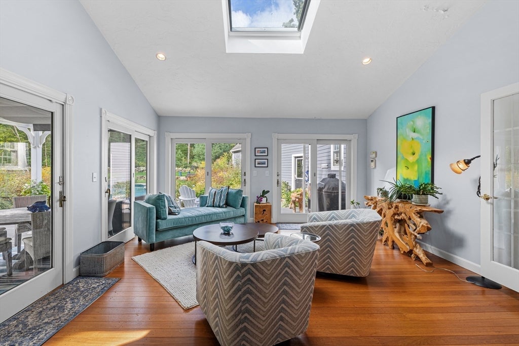 Norwell, Massachusetts, 02061, United States, 4 Bedrooms Bedrooms, ,4 BathroomsBathrooms,Residential,Active,1952760