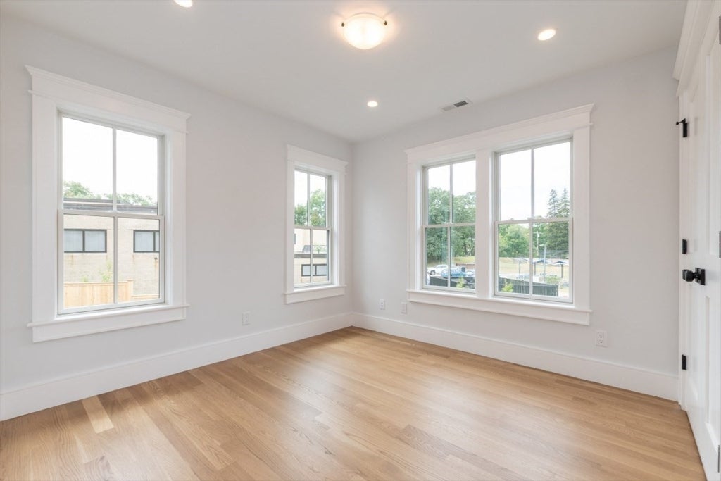Newton, Massachusetts, 02466, United States, 4 Bedrooms Bedrooms, ,6 BathroomsBathrooms,Residential,Active,1934774