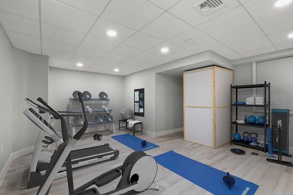 North Attleboro, Massachusetts, 02760, United States, 5 Bedrooms Bedrooms, ,6 BathroomsBathrooms,Residential,Active,1934825