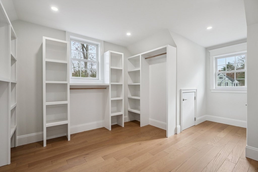 Hopkinton, Massachusetts, 01748, United States, 4 Bedrooms Bedrooms, ,6 BathroomsBathrooms,Residential,Active,2007177