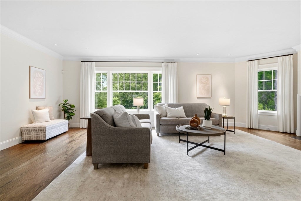 Concord, Massachusetts, 01742, United States, 6 Bedrooms Bedrooms, ,7 BathroomsBathrooms,Residential,Active,2044996