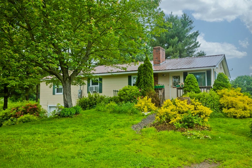 Westfield, Massachusetts, 01085, United States, ,4 BathroomsBathrooms,Residential,Active,1862838