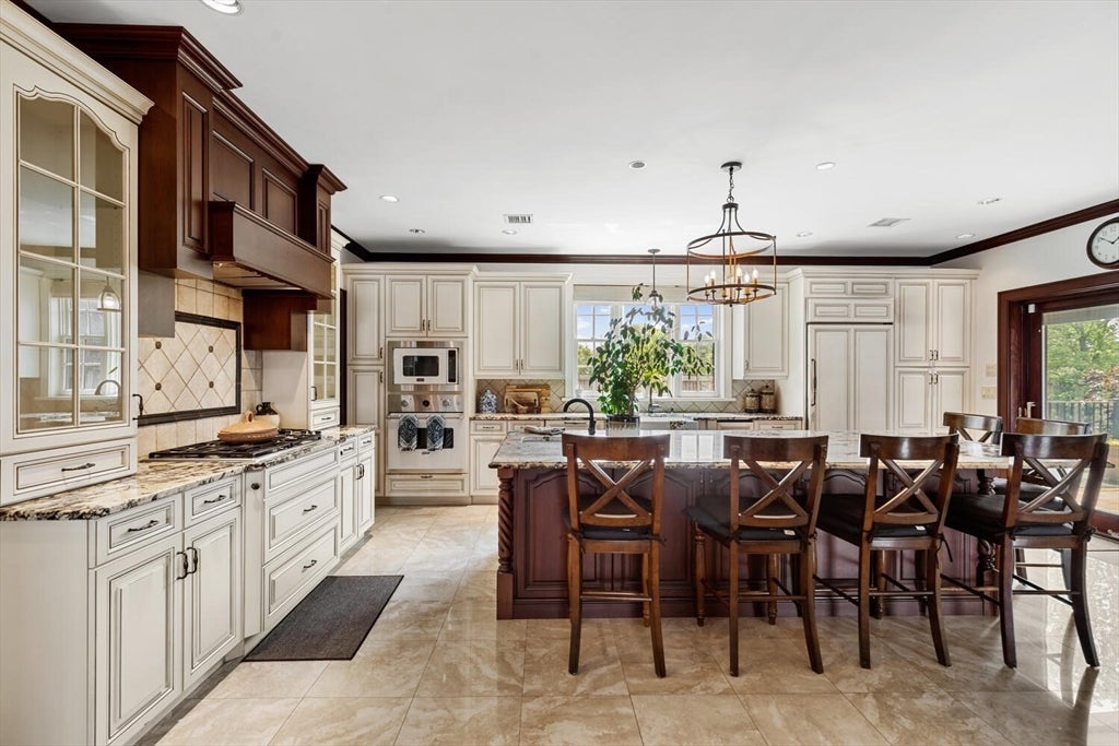 Revere, Massachusetts, 02151, United States, 5 Bedrooms Bedrooms, ,4 BathroomsBathrooms,Residential,Active,1927654