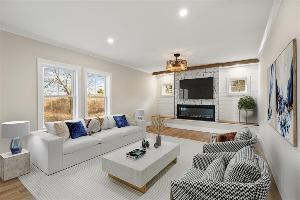 Wakefield, Massachusetts, 01880, United States, 4 Bedrooms Bedrooms, ,4 BathroomsBathrooms,Residential,Active,2010201