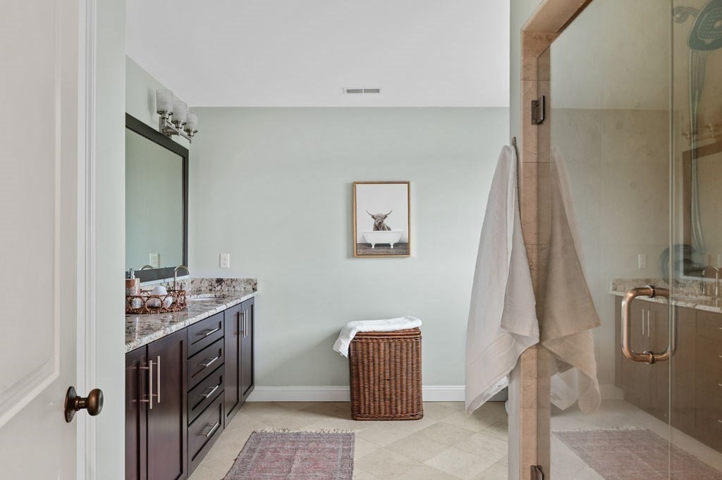 West Newbury, Massachusetts, 01985, United States, 4 Bedrooms Bedrooms, ,4 BathroomsBathrooms,Residential,Active,1986888