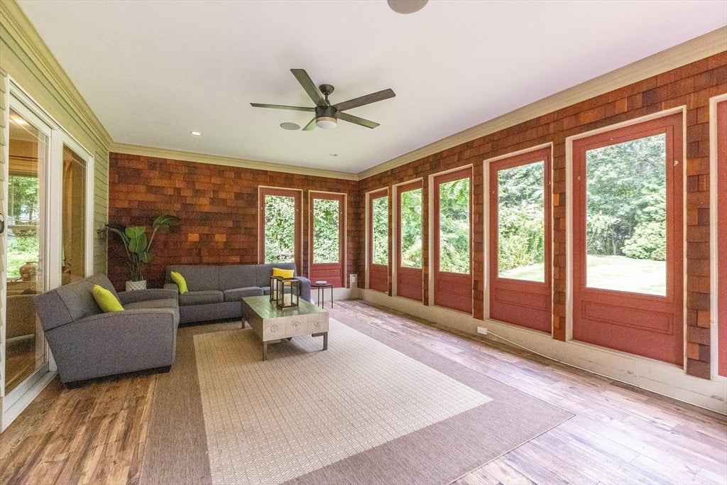 Woburn, Massachusetts, 01801, United States, 5 Bedrooms Bedrooms, ,5 BathroomsBathrooms,Residential,Active,1922298