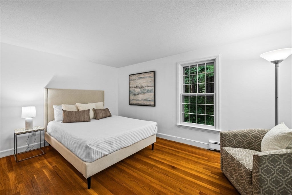 Boxford, Massachusetts, 01921, United States, 4 Bedrooms Bedrooms, ,4 BathroomsBathrooms,Residential,Active,1858684