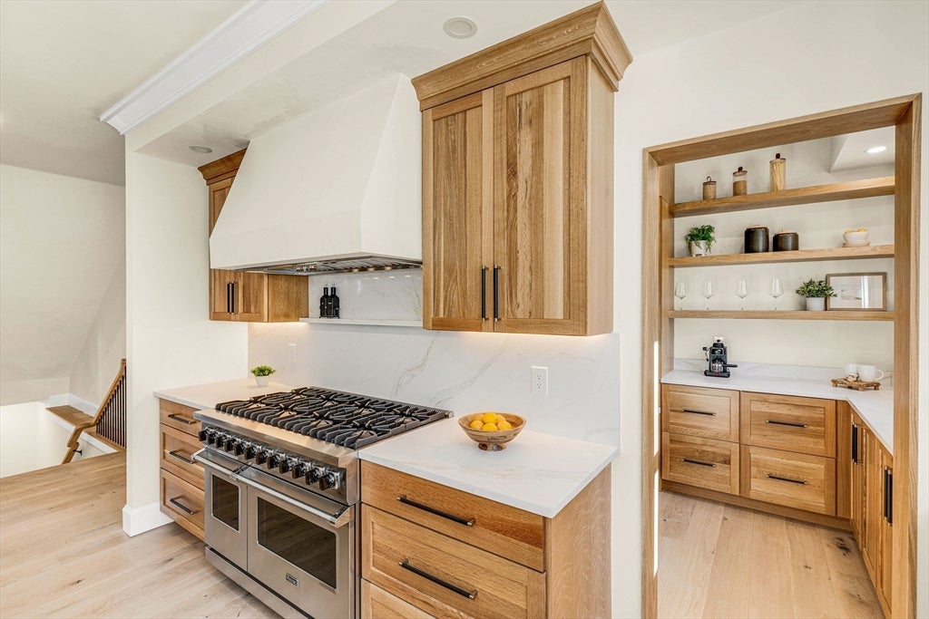 Newburyport, Massachusetts, 01950, United States, 4 Bedrooms Bedrooms, ,6 BathroomsBathrooms,Residential,Active,2043835