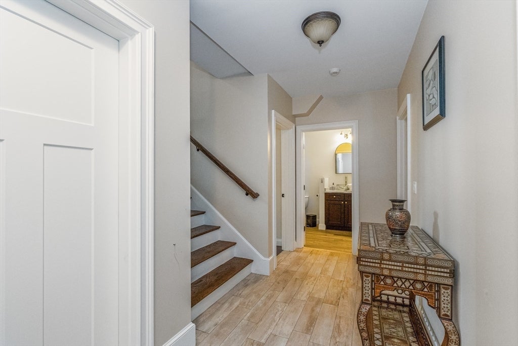Woburn, Massachusetts, 01801, United States, 5 Bedrooms Bedrooms, ,5 BathroomsBathrooms,Residential,Active,1922298