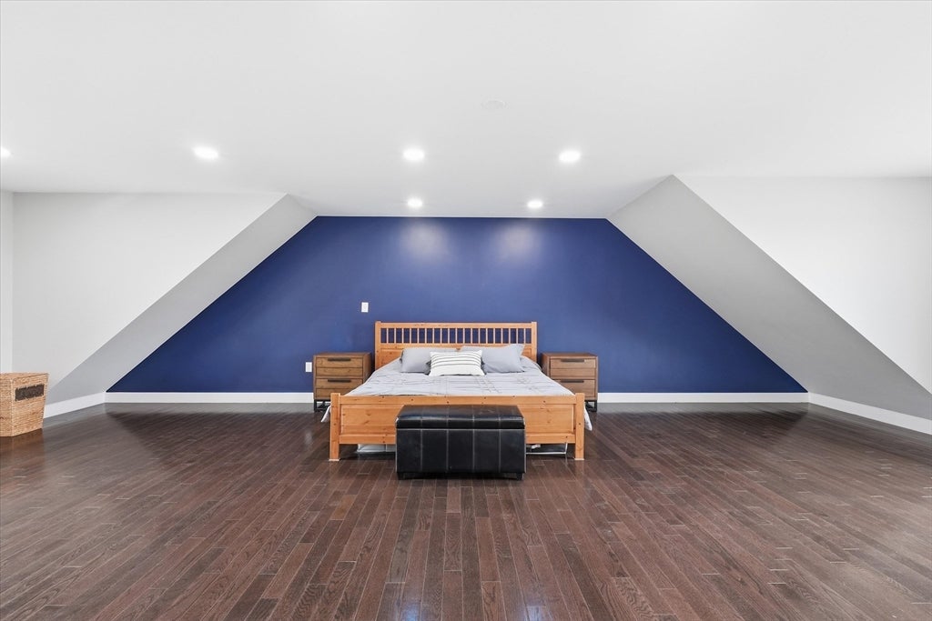 Lynn, Massachusetts, 01904, United States, 5 Bedrooms Bedrooms, ,3 BathroomsBathrooms,Residential,Active,2043805