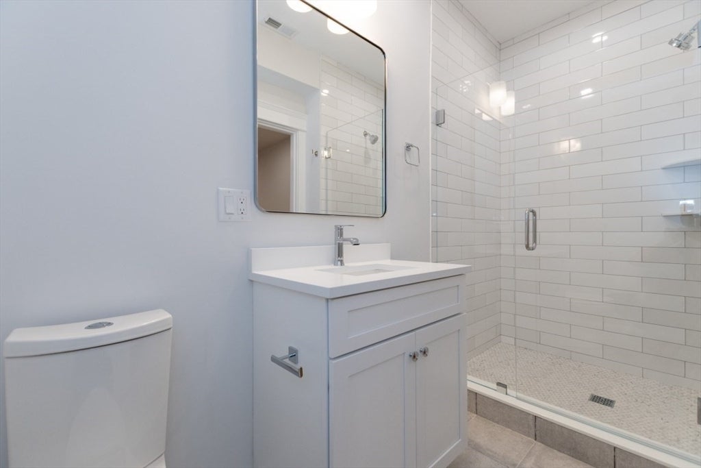 Newton, Massachusetts, 02466, United States, 4 Bedrooms Bedrooms, ,6 BathroomsBathrooms,Residential,Active,1934774