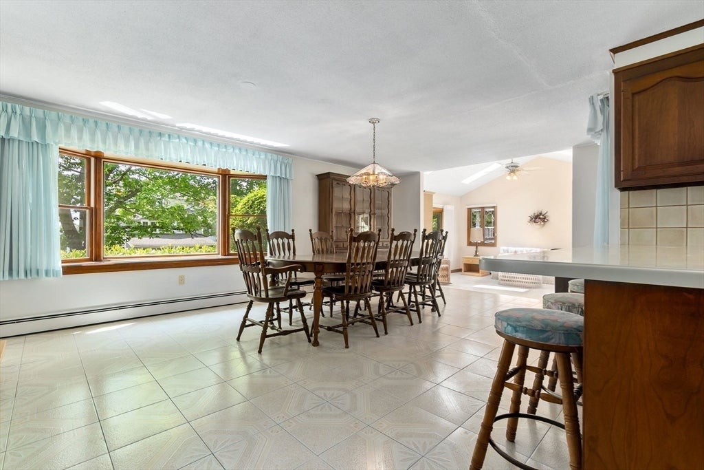 Gloucester, Massachusetts, 01930, United States, 3 Bedrooms Bedrooms, ,3 BathroomsBathrooms,Residential,Active,1849486