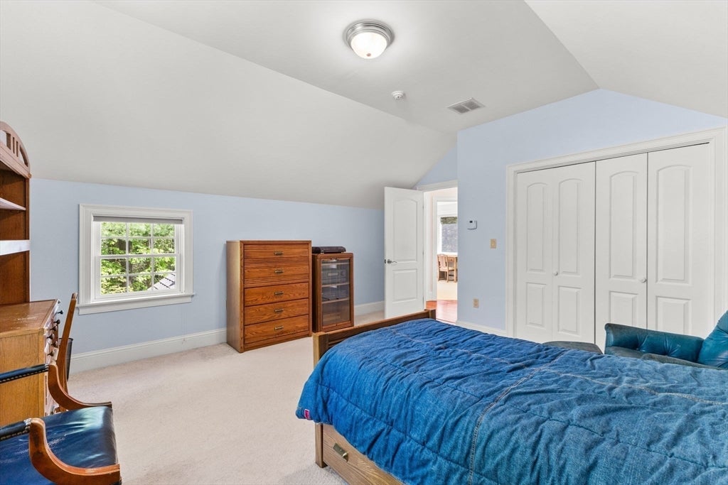 Lakeville, Massachusetts, 02347, United States, 5 Bedrooms Bedrooms, ,5 BathroomsBathrooms,Residential,Active,1867904