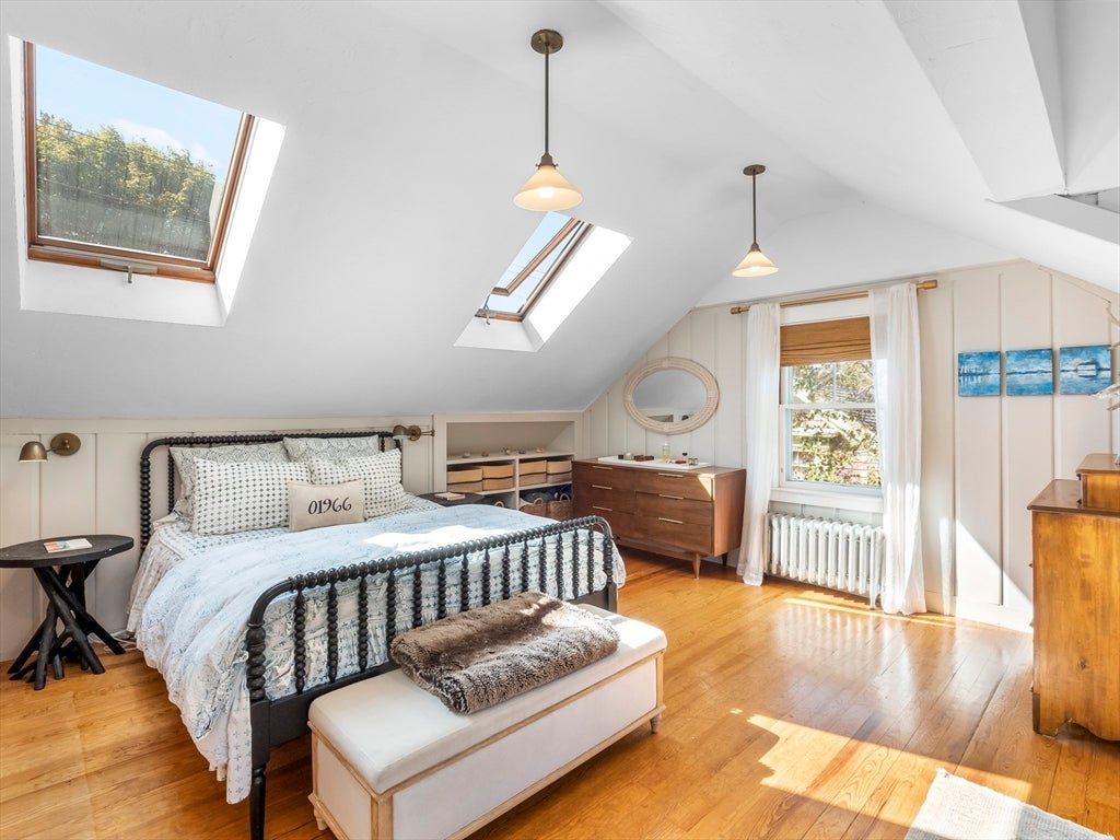 Newburyport, Massachusetts, 01950, United States, 5 Bedrooms Bedrooms, ,2 BathroomsBathrooms,Residential,Active,1986902