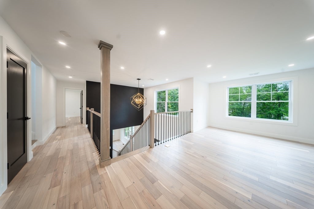 Southborough, Massachusetts, 01772, United States, 4 Bedrooms Bedrooms, ,5 BathroomsBathrooms,Residential,Active,2007207