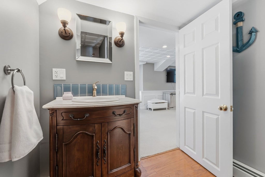 Merrimac, Massachusetts, 01860, United States, 5 Bedrooms Bedrooms, ,4 BathroomsBathrooms,Residential,Active,2044160
