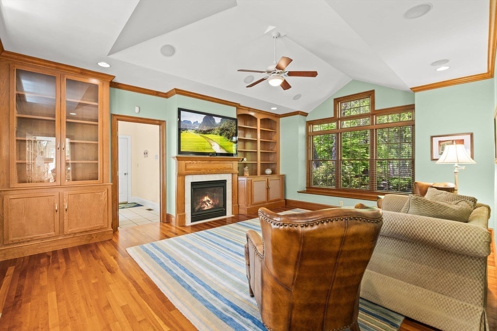 Lakeville, Massachusetts, 02347, United States, 5 Bedrooms Bedrooms, ,5 BathroomsBathrooms,Residential,Active,1867904