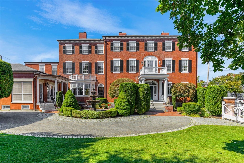 Salem, Massachusetts, 01970, United States, 5 Bedrooms Bedrooms, ,7 BathroomsBathrooms,Residential,Active,1945049