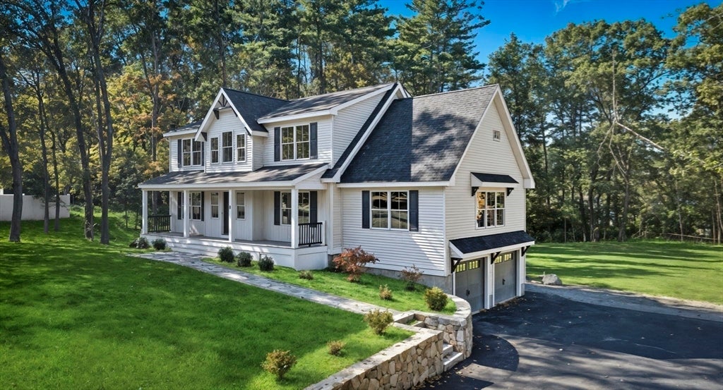 Topsfield, Massachusetts, 01983, United States, 4 Bedrooms Bedrooms, ,3 BathroomsBathrooms,Residential,Active,1962184