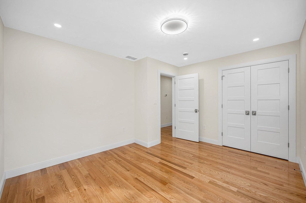 Wilmington, Massachusetts, 01887, United States, 4 Bedrooms Bedrooms, ,3 BathroomsBathrooms,Residential,Active,2043113