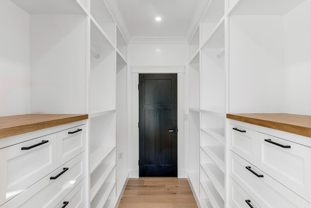 Newburyport, Massachusetts, 01950, United States, 4 Bedrooms Bedrooms, ,6 BathroomsBathrooms,Residential,Active,2043835