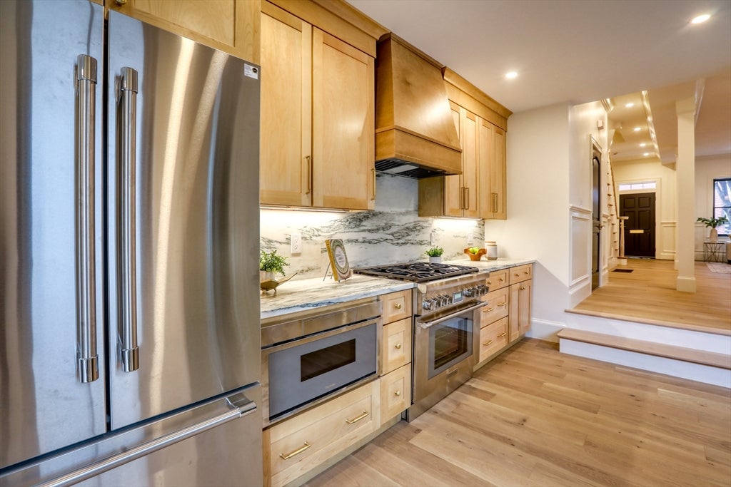 Boston, Massachusetts, 02129, United States, 4 Bedrooms Bedrooms, ,4 BathroomsBathrooms,Residential,Active,2043810