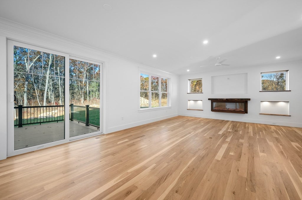 Hopkinton, Massachusetts, 01748, United States, 5 Bedrooms Bedrooms, ,6 BathroomsBathrooms,Residential,Active,1990661