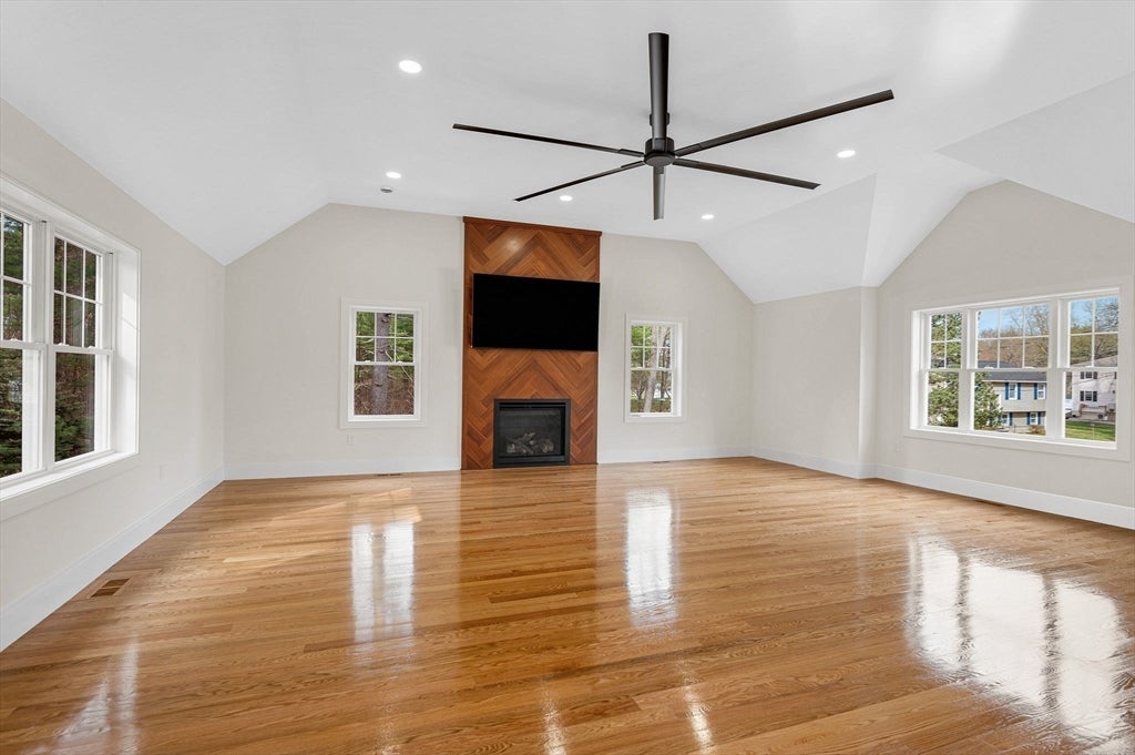 Wilmington, Massachusetts, 01887, United States, 4 Bedrooms Bedrooms, ,3 BathroomsBathrooms,Residential,Active,2043113