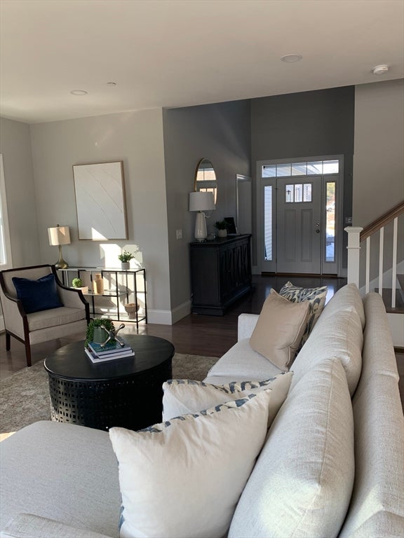 Hudson, New Hampshire, 03051, United States, 5 Bedrooms Bedrooms, ,5 BathroomsBathrooms,Residential,Active,2007997