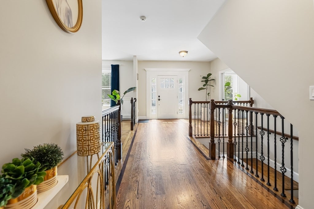 Woburn, Massachusetts, 01801, United States, 5 Bedrooms Bedrooms, ,5 BathroomsBathrooms,Residential,Active,1922298