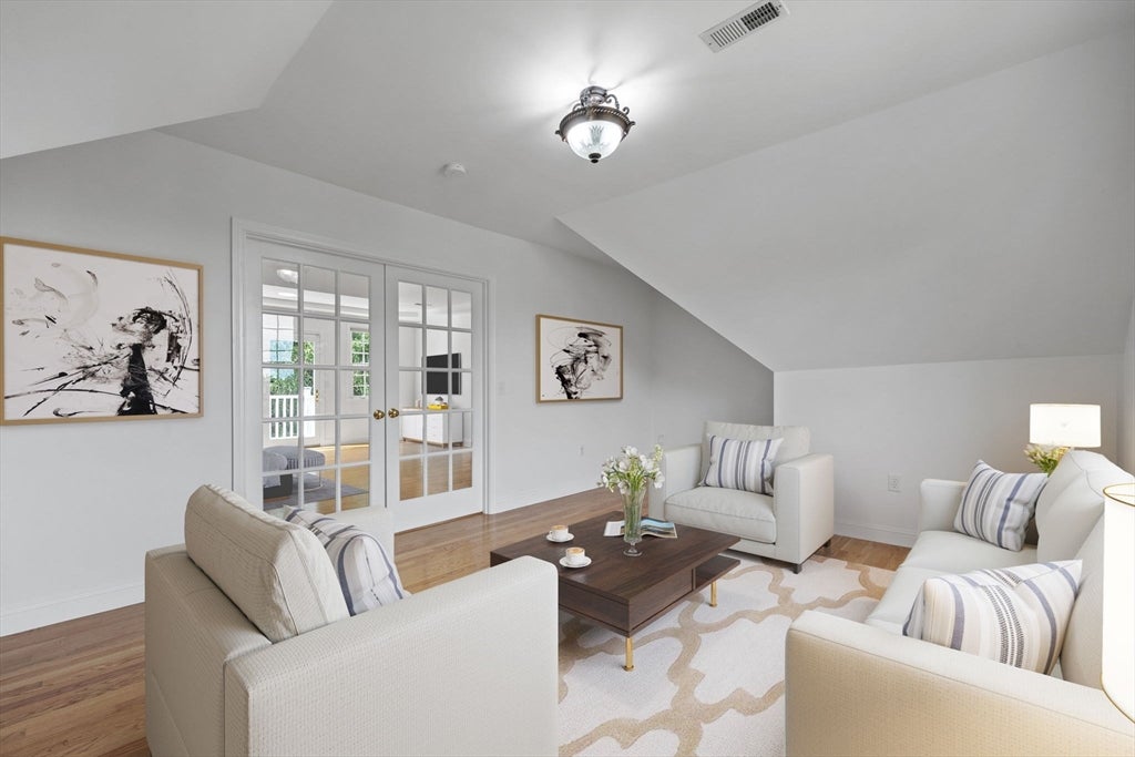 Shrewsbury, Massachusetts, 01545, United States, 6 Bedrooms Bedrooms, ,5 BathroomsBathrooms,Residential,Active,1904160