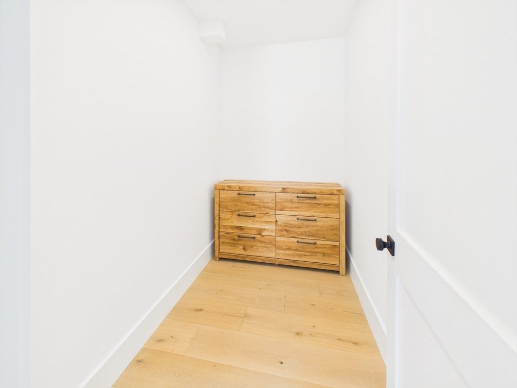 Boston, Massachusetts, 02127, United States, 4 Bedrooms Bedrooms, ,4 BathroomsBathrooms,Residential,Active,2043287