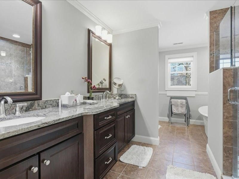 Pelham, New Hampshire, 03076, United States, 3 Bedrooms Bedrooms, ,3 BathroomsBathrooms,Residential,Active,2007919