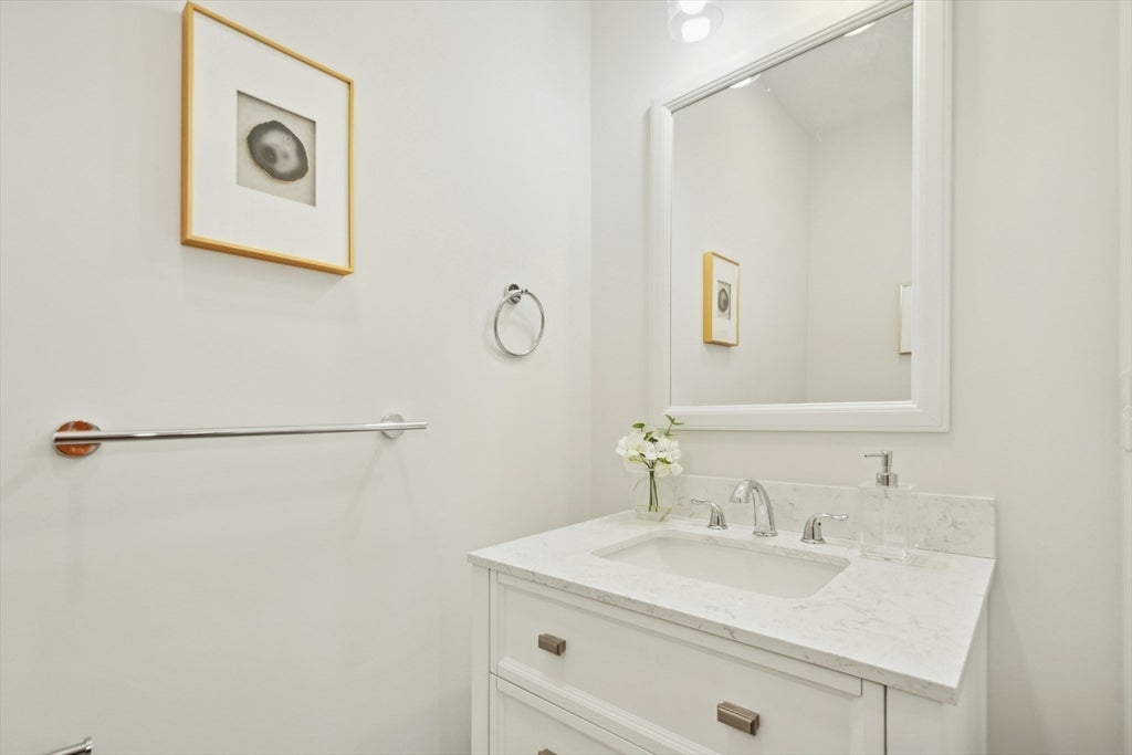 Cambridge, Massachusetts, 02138, United States, 4 Bedrooms Bedrooms, ,4 BathroomsBathrooms,Residential,Active,1905089