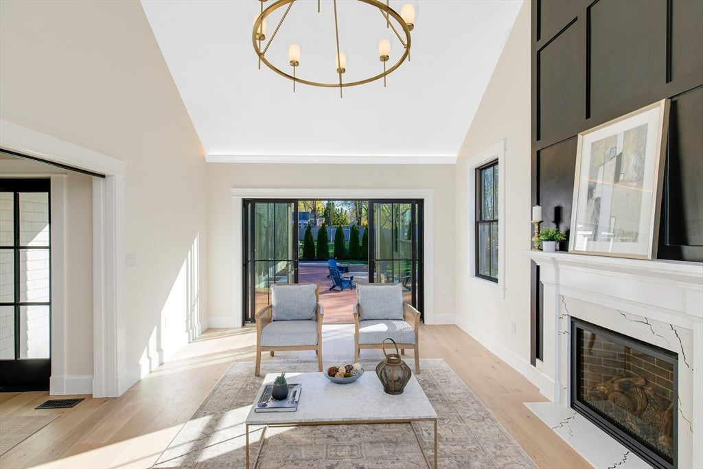 Newburyport, Massachusetts, 01950, United States, 4 Bedrooms Bedrooms, ,6 BathroomsBathrooms,Residential,Active,2043835