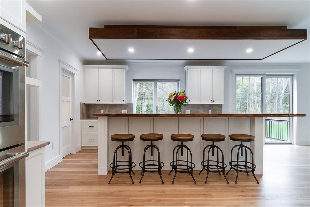 Hopkinton, Massachusetts, 01748, United States, 5 Bedrooms Bedrooms, ,6 BathroomsBathrooms,Residential,Active,1990661