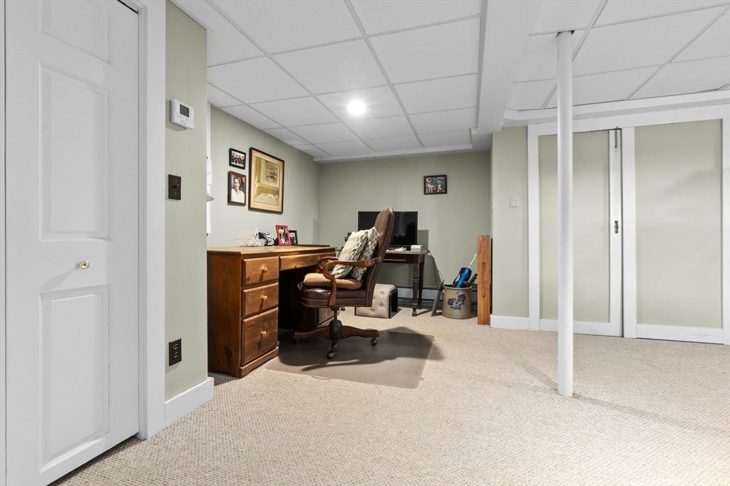Amesbury, Massachusetts, 01913, United States, 3 Bedrooms Bedrooms, ,3 BathroomsBathrooms,Residential,Active,1929678